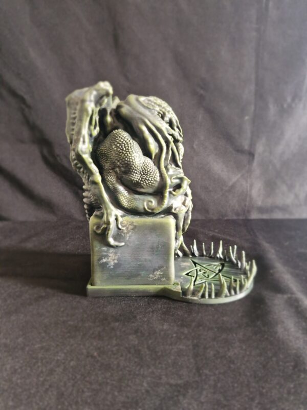 Cthulhu Idol Dice Tower